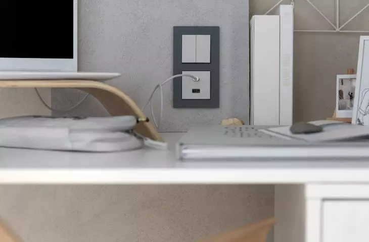 Double switch and USB charger type C+A (Simon 55 Nature - frame frosted grey glass)