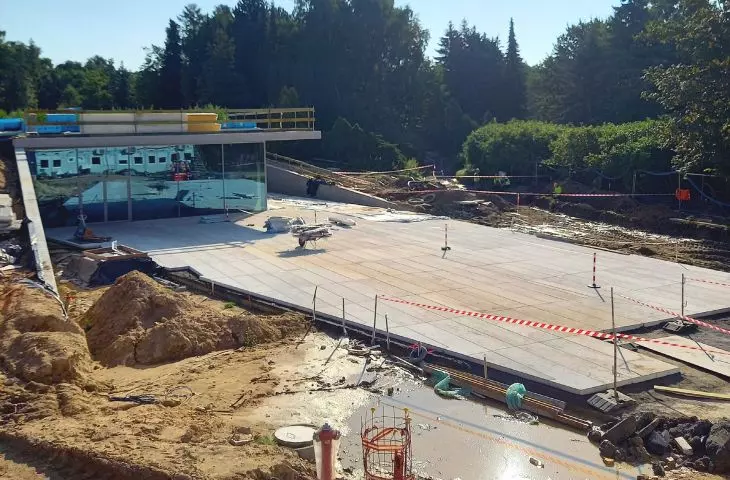 Concrete slabs with white concrete technology