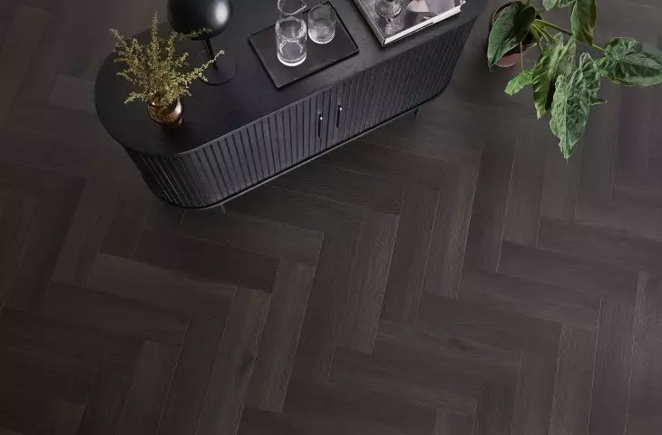 The four Herringbone Dryback decors were created using the unique EIR embossing technique. It gives a hyper natural effect that is enhanced by a matte, elegant finish