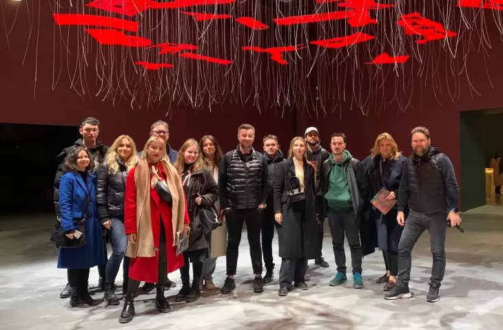 WAiSP KAAFM students and staff at the Venice Biennale in front of the main entrance