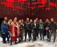 Studenci i pracownicy WAiSP KAAFM na Biennale w Wenecji przed głównym wejściem