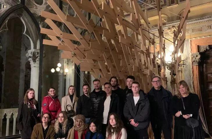 Group from Poland at Palazzo Franchetti for Kengo Kuma's exhibition