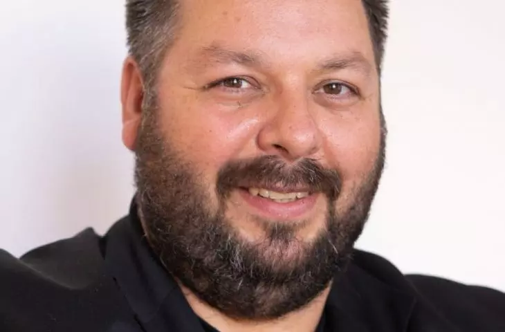 Dr. Julian Franta
