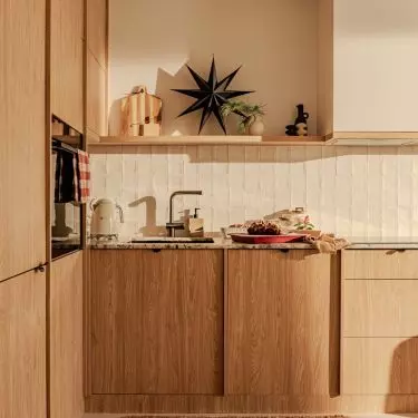 The tiles above the development are irregularly shaped