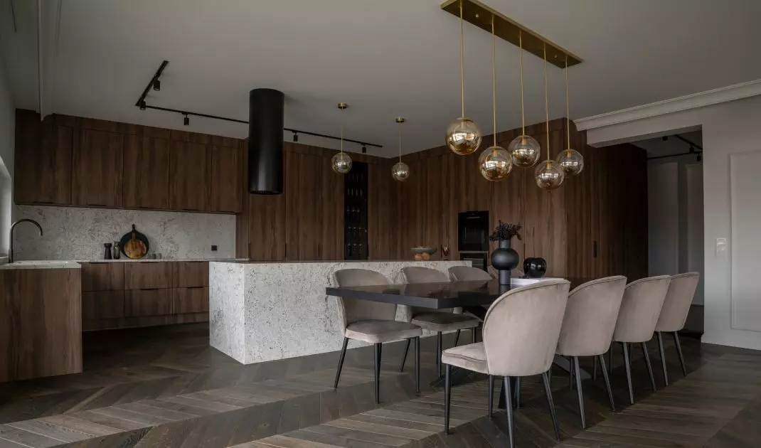 The floor throughout the apartment was covered with oak parquet flooring 