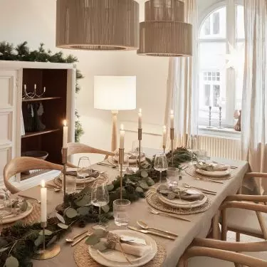 Scandinavian style table arrangement should be minimalist