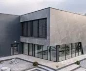 Porcelain stoneware for facades or TUBADZIN AIRFLOW SYSTEM