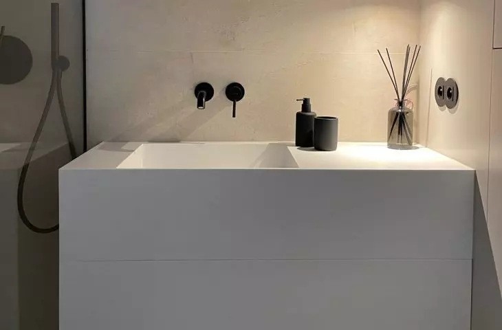 Monolithic composite cabinets