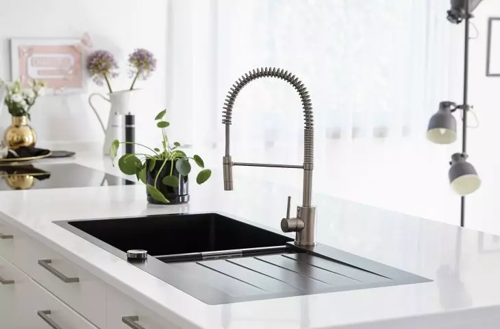Cristadur® Signus D100 L flush-mount sink in Magma color