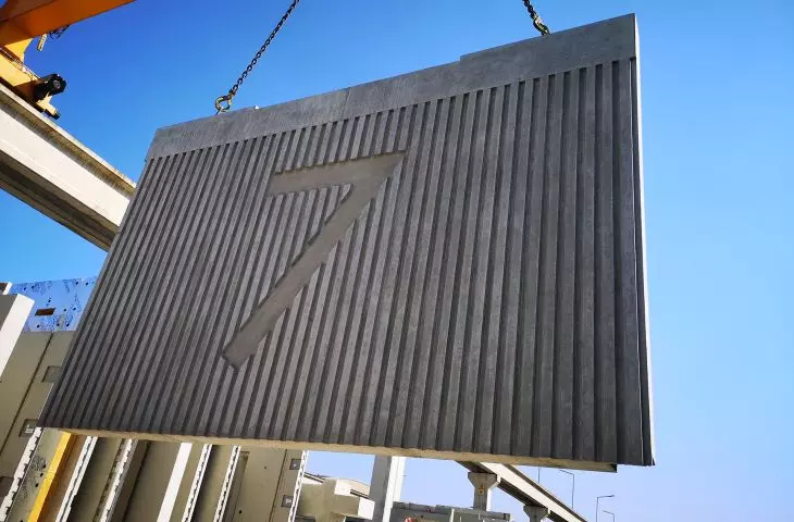 Sandwich outer wall with matrix
