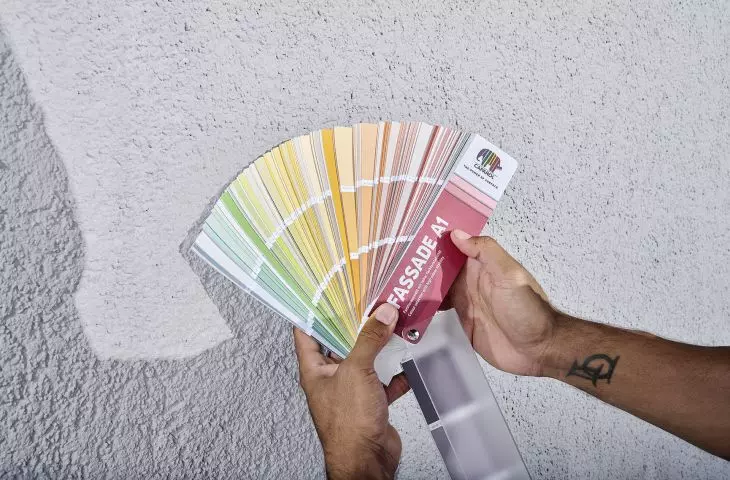 Wide range of weather-resistant colors