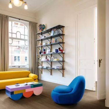 Bold color combinations are gaining popularity
