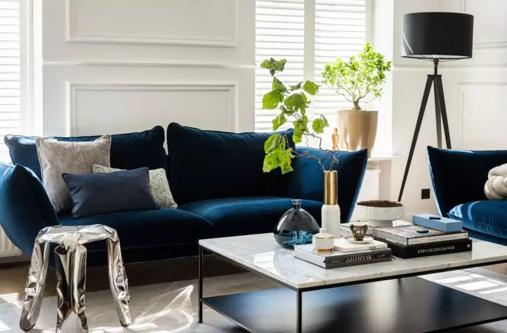 The interior is located in a townhouse in Warsaw's Praga district