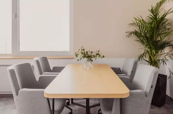 minimalist office interiors