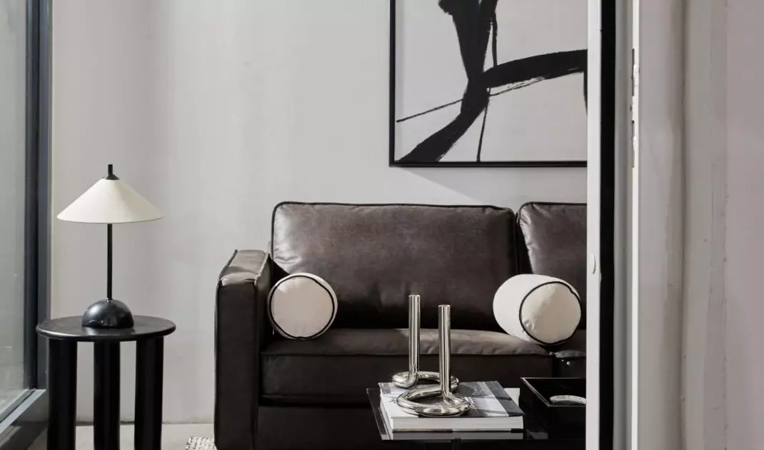 Stonowane barwy to baza aranżacji w stylu Sleek Industrial