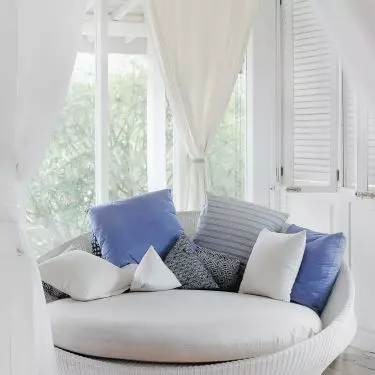 Curtains can, for example, regulate the temperature of a room or completely darken it