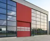 Brama SPU 67 Thermo z aluminiową ramą przeszklenia