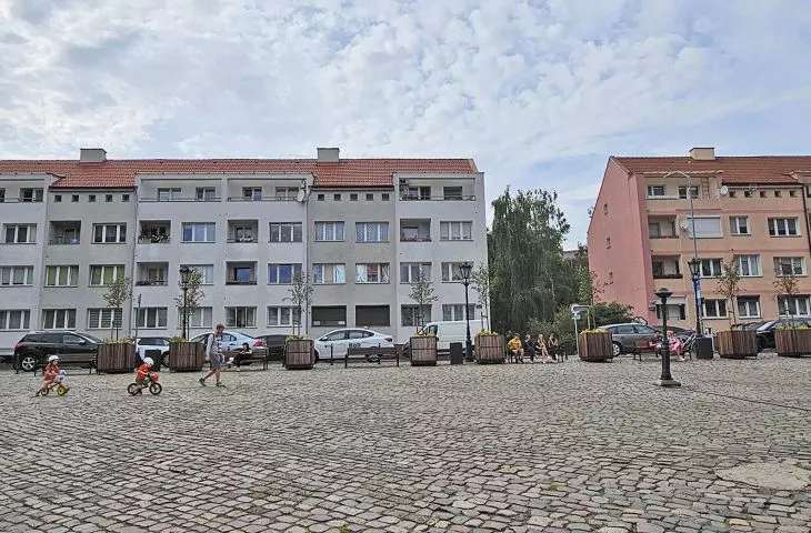  to coś zastąpiło pierzeje średniowiecznych kamienic