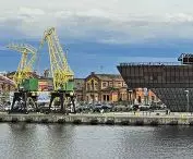 the new face of the city (view from the Chrobry Embankment) - Lasztownia Island with the Leviathosaurus and the Marine Science Center