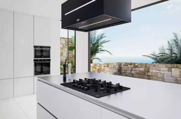 Guarding the good atmosphere: the new Maris island hood from Franke.