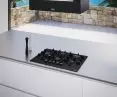 Guarding the good atmosphere: the new Maris island hood from Franke.