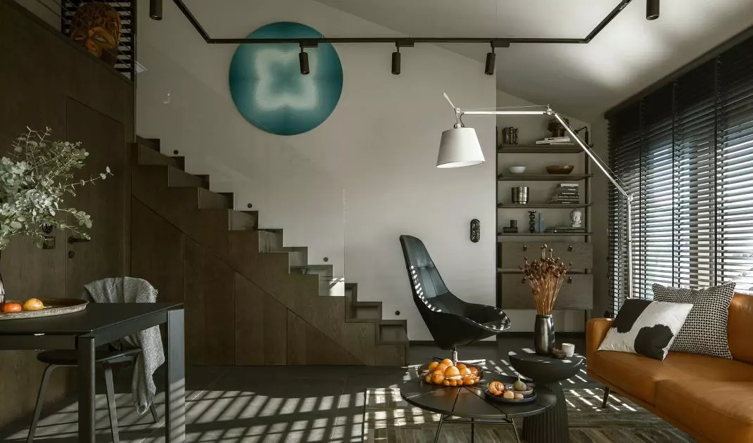 The interior is decorated with a painting by Tamara Berdowska