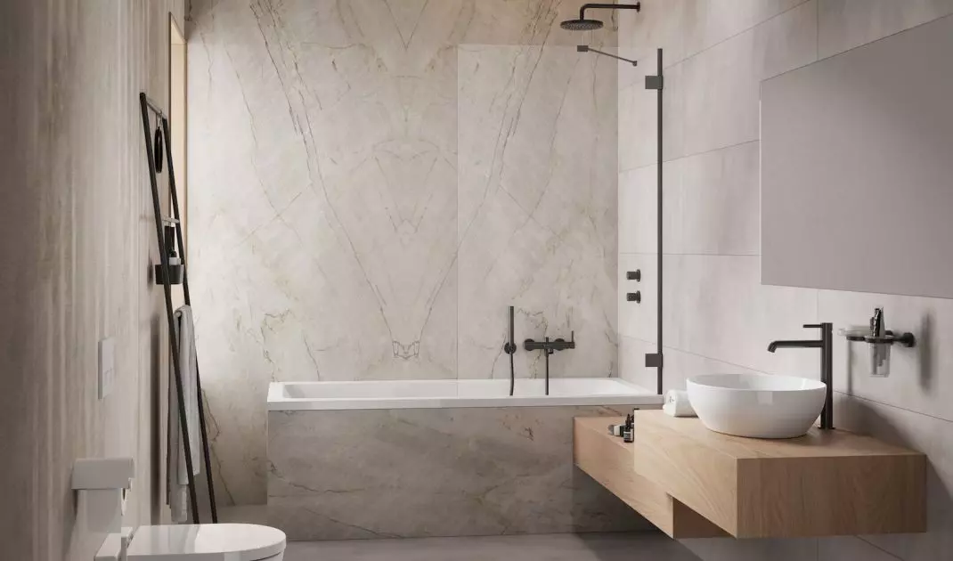 Bathtub screen protects bathroom from water splashes