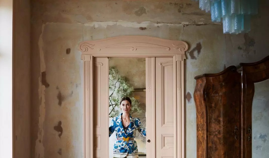 A massive closet brings a palatial atmosphere to the interior