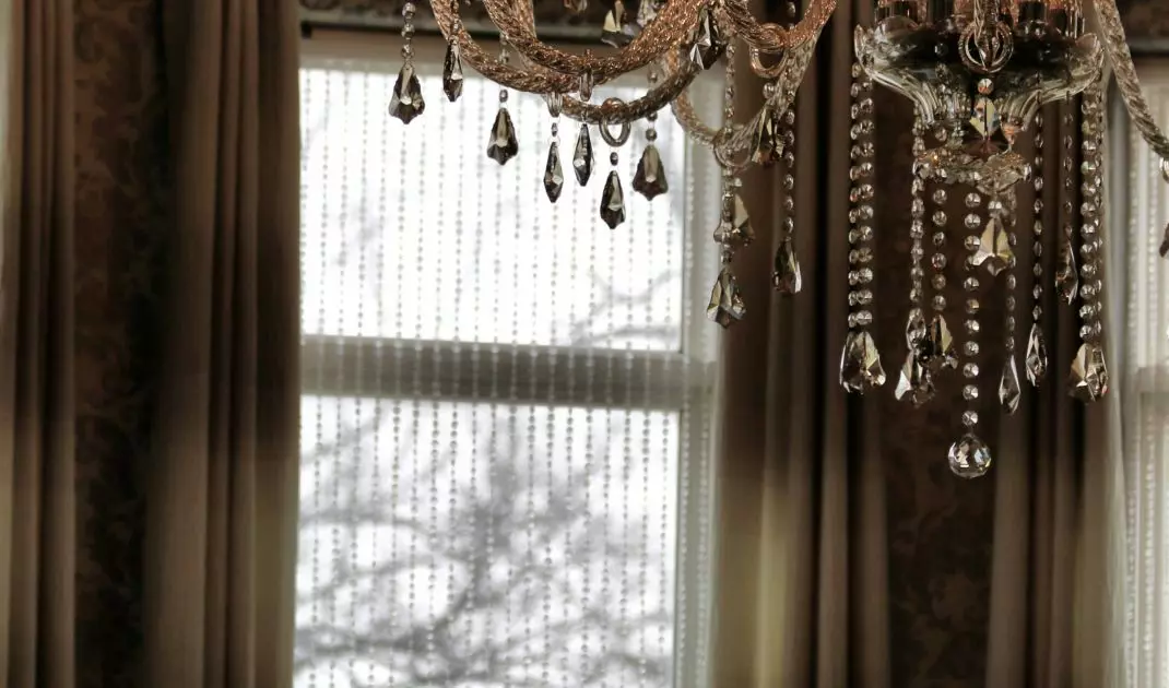 Stylowy żyrandol doda elegancji 