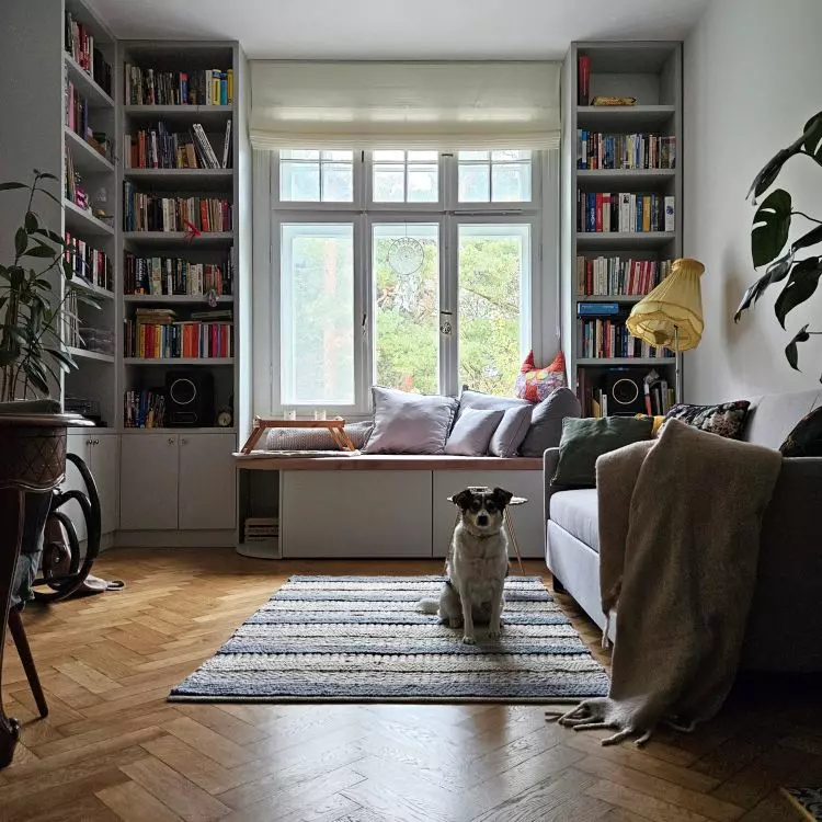 The interior is also inhabited by the dog Florcia