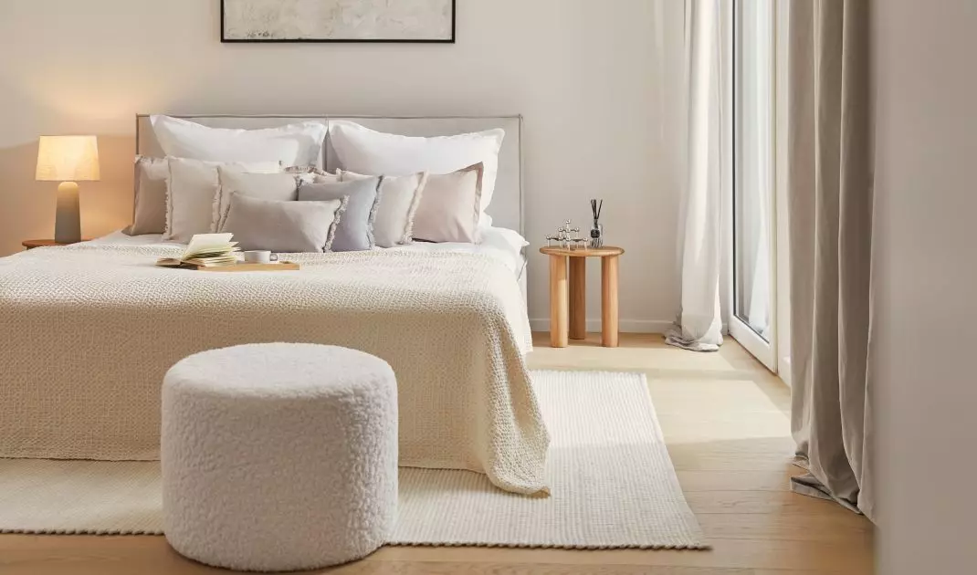 The poufs can be used in the living room, dressing room, bedroom or children's room, among others