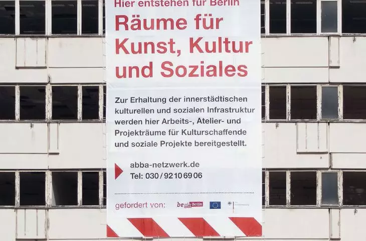 action of the Allianz bedrohter Berliner Atelierhäuser group (AbBA)