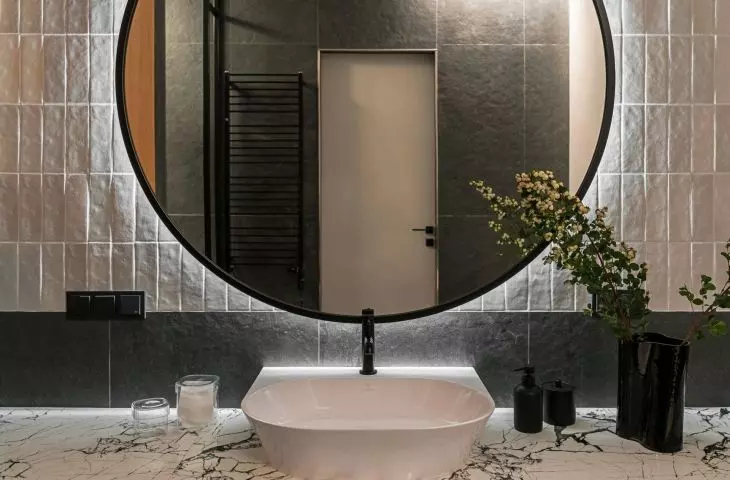 The bathroom was decorated in muted colors