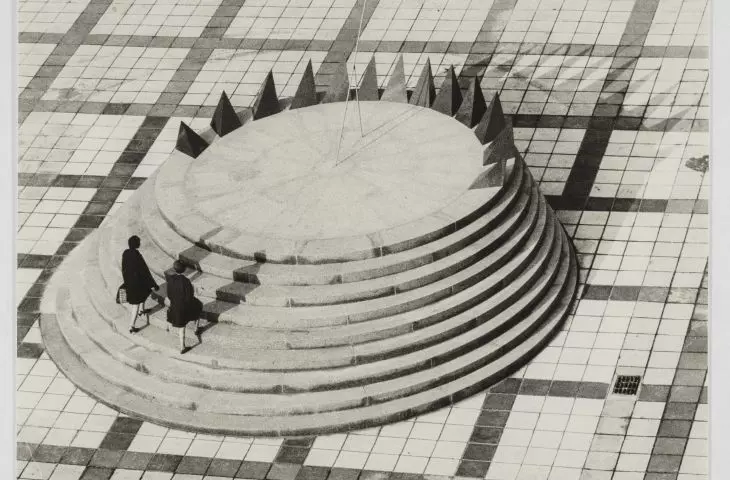 Jaromíra Šimoníková, relaxing facility with sundial, university campus, Prague-Suchdol, 1966
