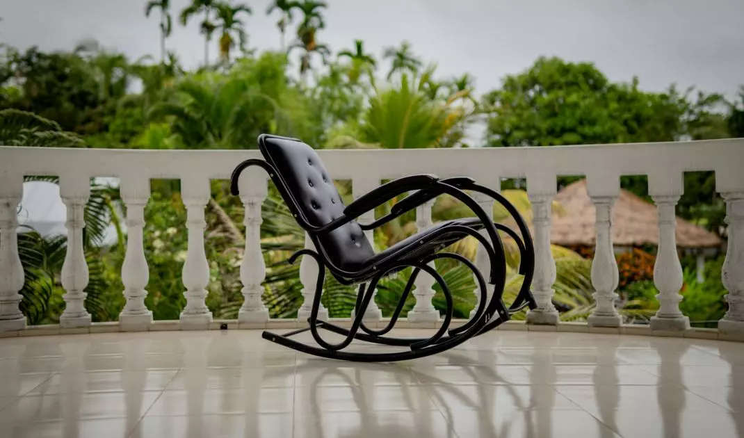 The rocking chair is also perfect for outdoor use such as in the garden, on the terrace or balcony