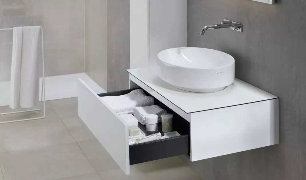 The shape of the washbasin can affect the appearance of the entire interior
