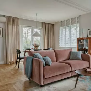 The arrangement is dominated by a combination of pink and blue