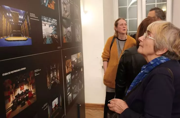 wystawa w Sali Senatu Akademii Teatralnej