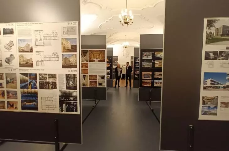 wystawa w Sali Senatu Akademii Teatralnej