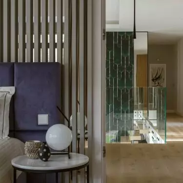The laths have been combined with a mirror