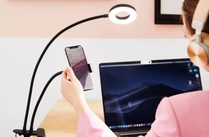 Jeśli tworzysz content wideo, wybierz profesjonalną lampkę
