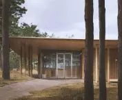 dom weselny, widok na wejście główne