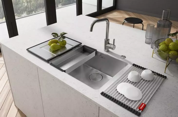 Mythos steel sink with accessories
