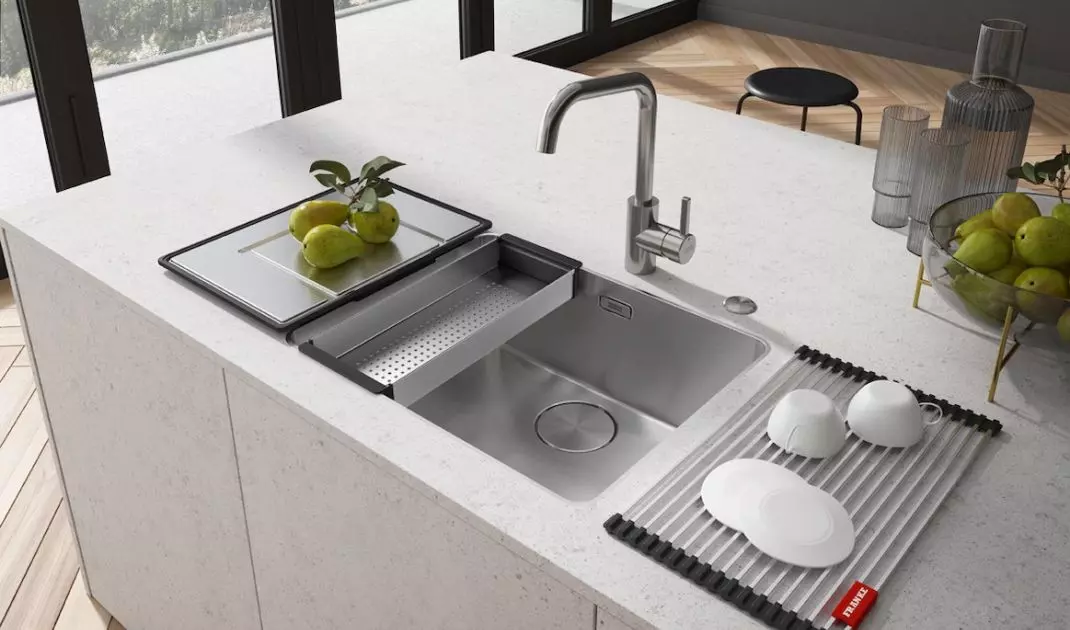 Mythos steel sink with accessories