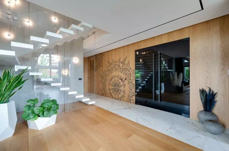 The architects incorporated folklore motifs into the interior