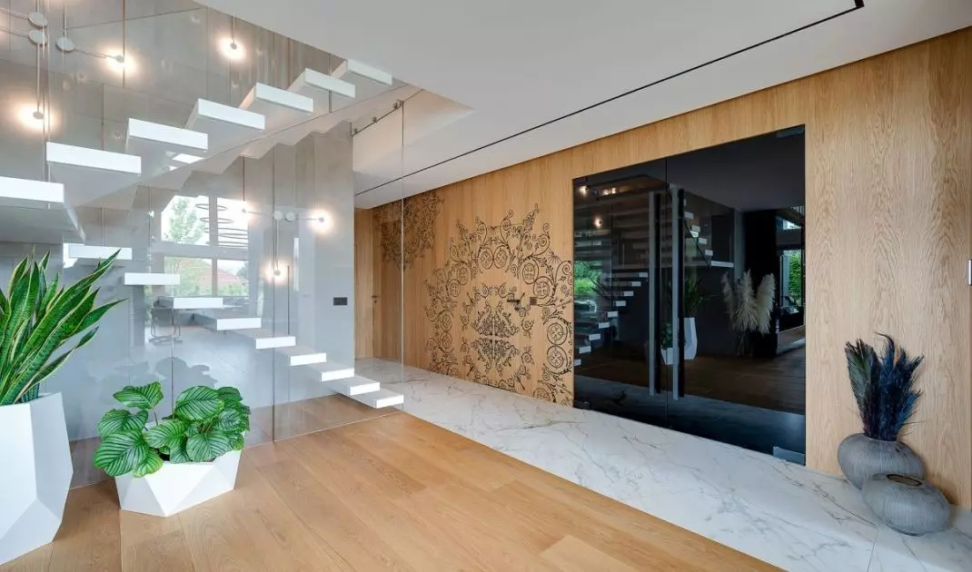 The architects incorporated folklore motifs into the interior