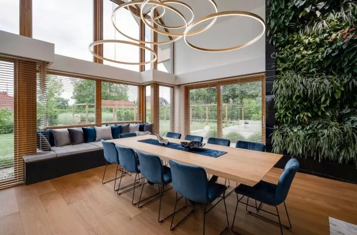 Decoration of the dining room is a vertical garden
