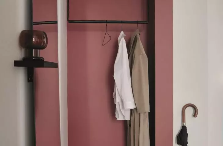 The alcove is the perfect place to store clothes