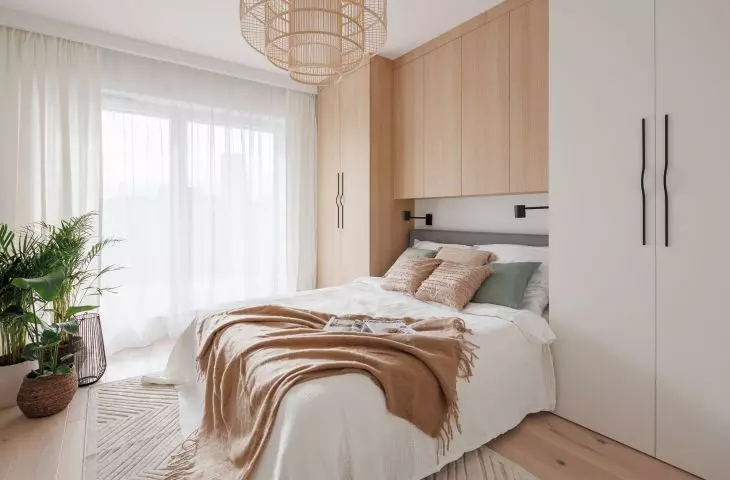 The bedroom was decorated in bright colors