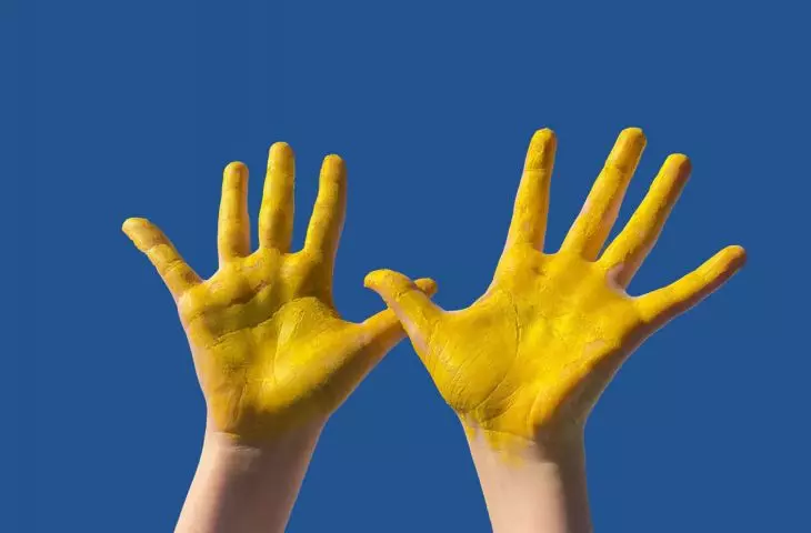identyfikacja wizualna projektu pomocy Ukrainie Kultura Futura Świt realizowanego przez fundację AYA Found